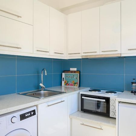 Artemis Apartment First Floor Елунда Екстер'єр фото