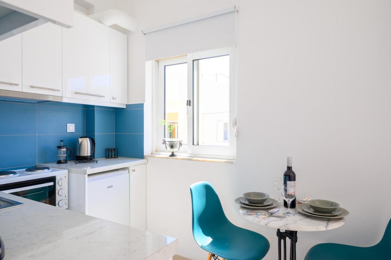 Artemis Apartment First Floor Елунда Екстер'єр фото