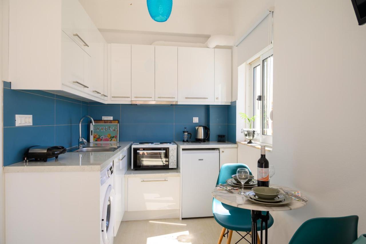 Artemis Apartment First Floor Елунда Екстер'єр фото