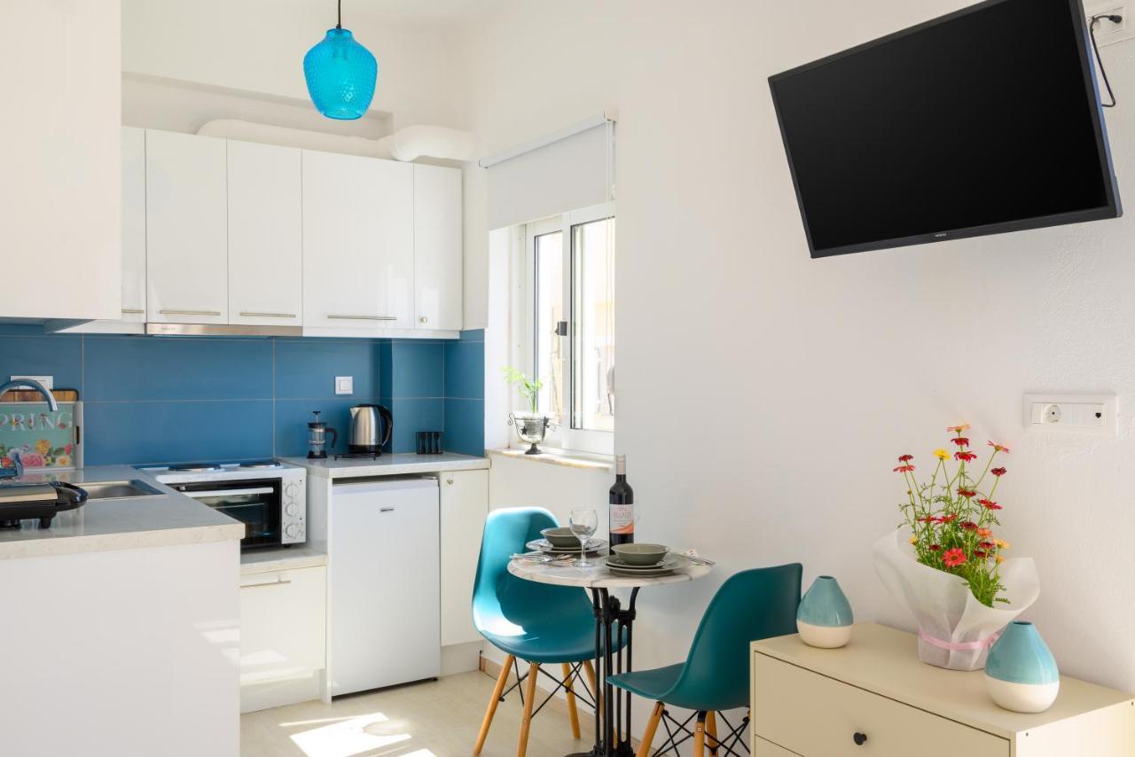 Artemis Apartment First Floor Елунда Екстер'єр фото
